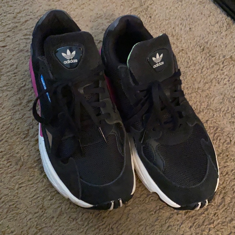 Black falcon Adidas